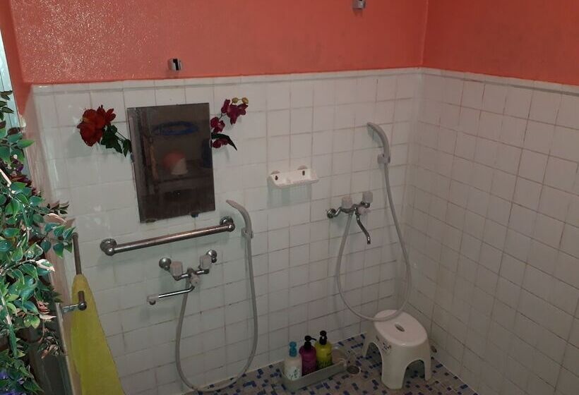 فندق صغير Backpackers Guesthouse Border