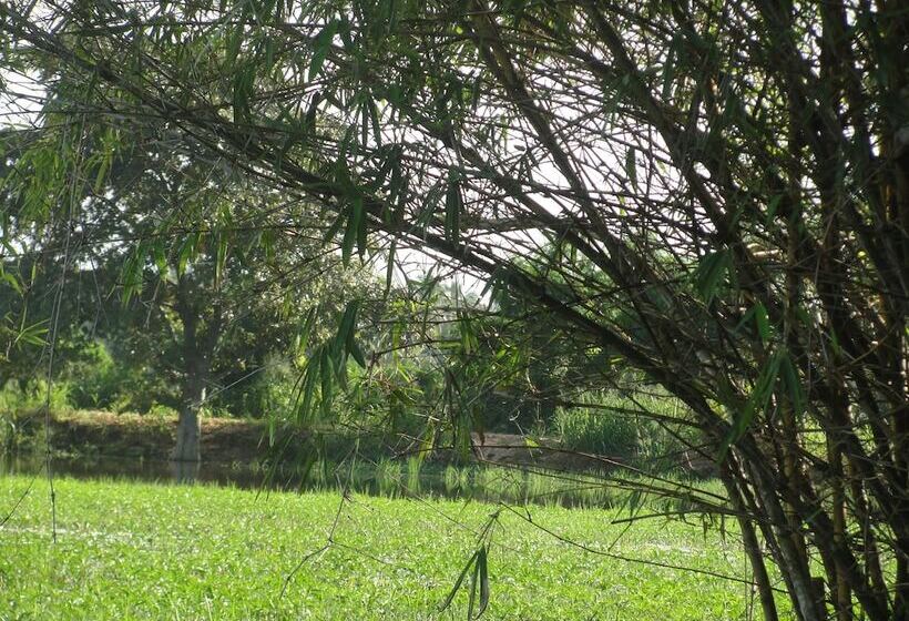 Bed and Breakfast Kulama The Lake Villa