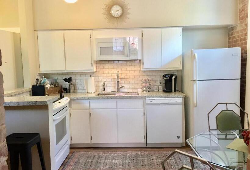 Bisbee Brownstone Suites