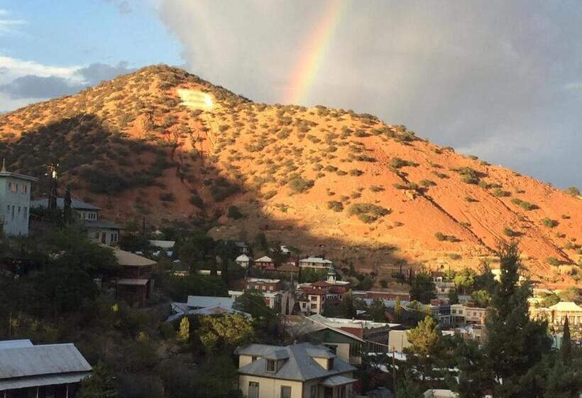 Bisbee Brownstone Suites