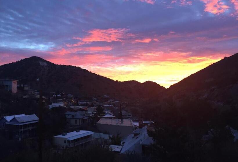 Bisbee Brownstone Suites