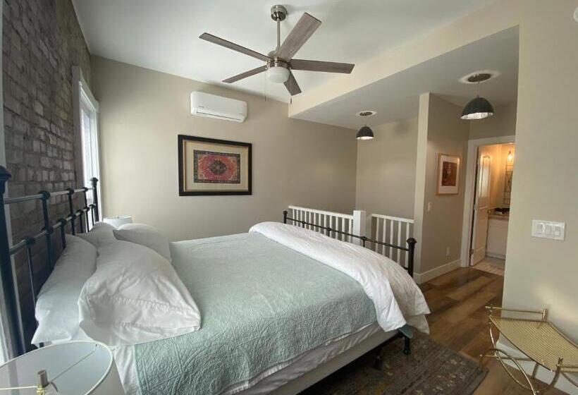 Bisbee Brownstone Suites