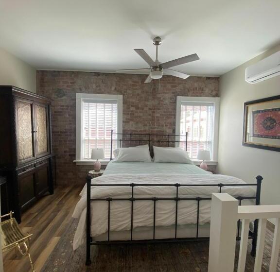 Bisbee Brownstone Suites