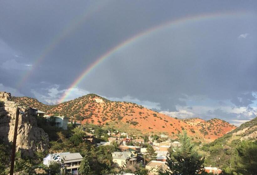 Bisbee Brownstone Suites
