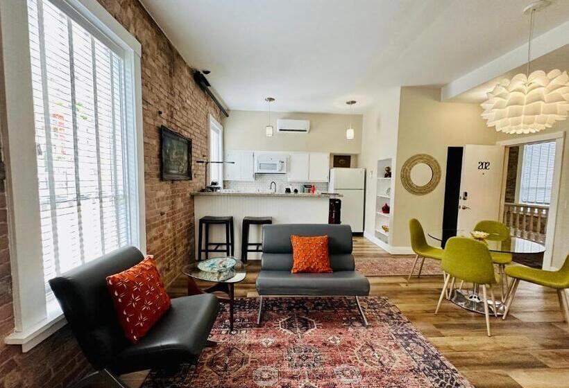 Bisbee Brownstone Suites