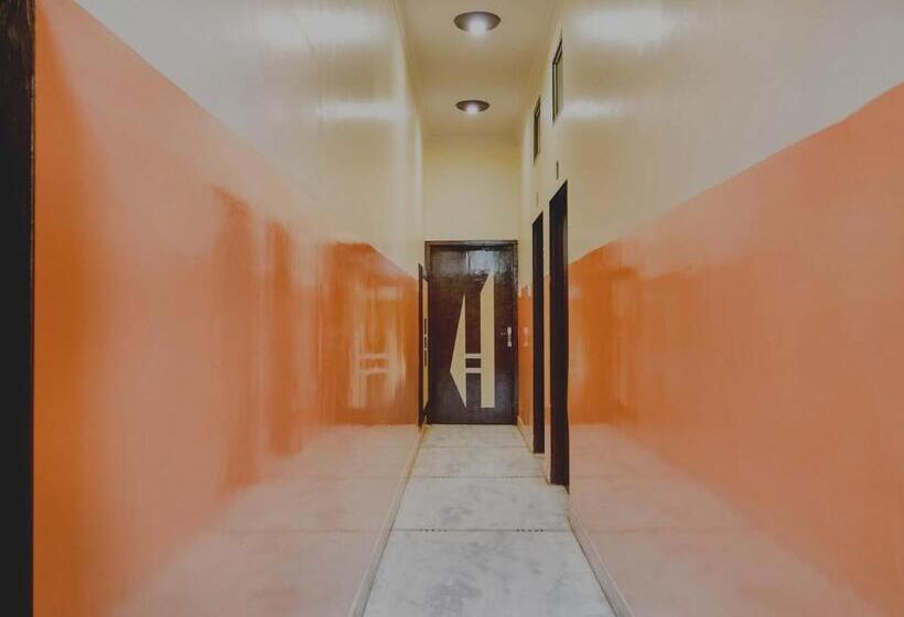 Отель Govindam Plaza