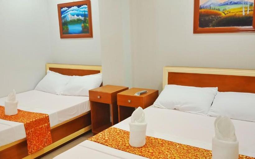 هتل Reddoorz Plus Near Mcarthur Park Tacloban