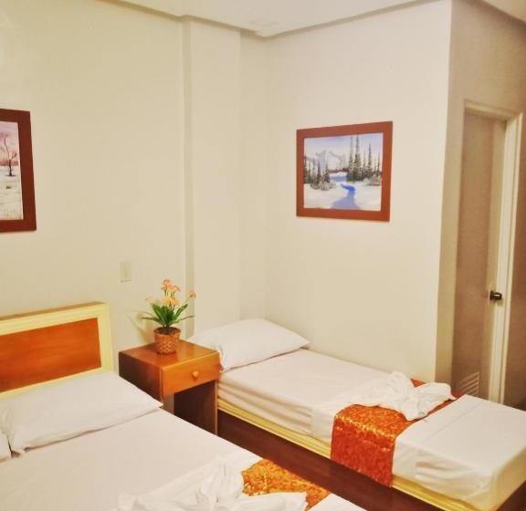 هتل Reddoorz Plus Near Mcarthur Park Tacloban