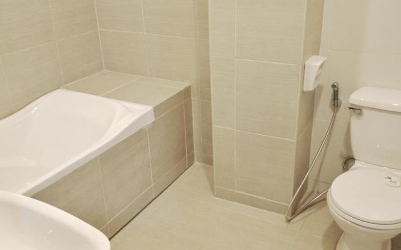 هتل Reddoorz Plus Near Mcarthur Park Tacloban