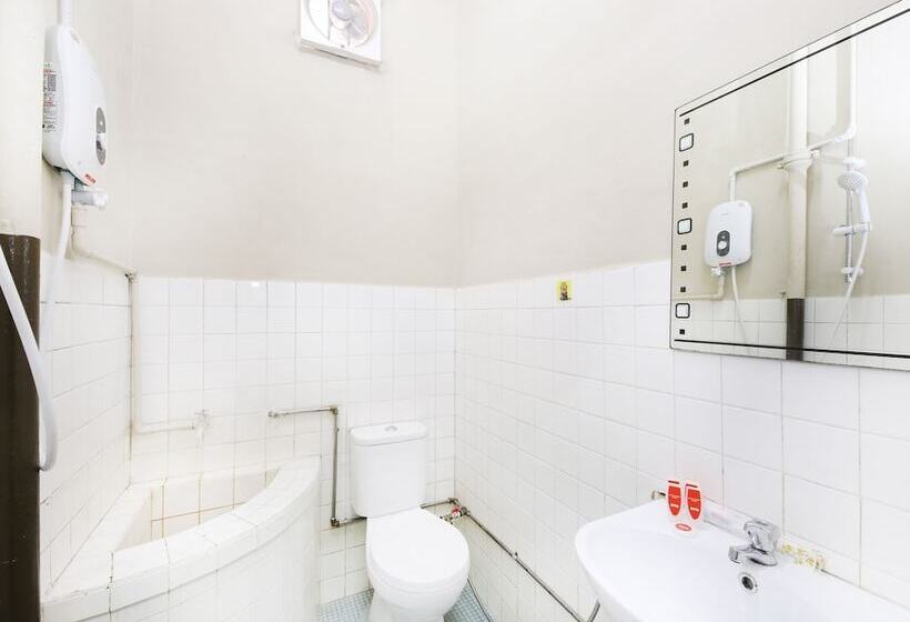 ホテル Oyo 507 Aikka