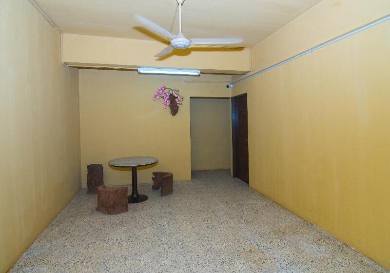 ホテル Oyo 507 Aikka