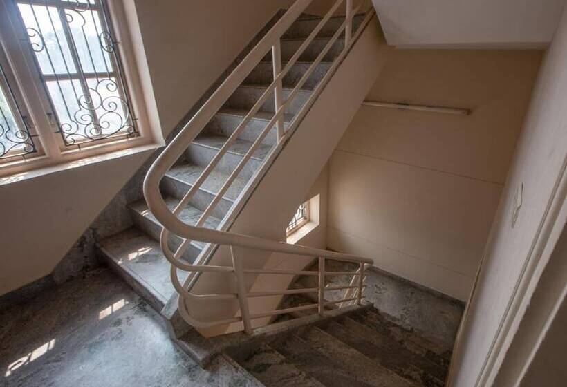 فندق Vashanth Krishna