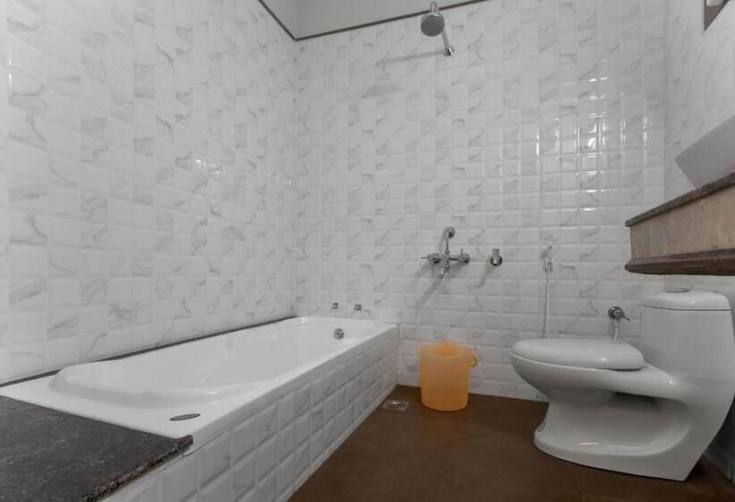 فندق Vashanth Krishna