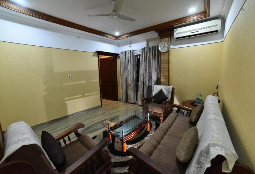 فندق Vashanth Krishna