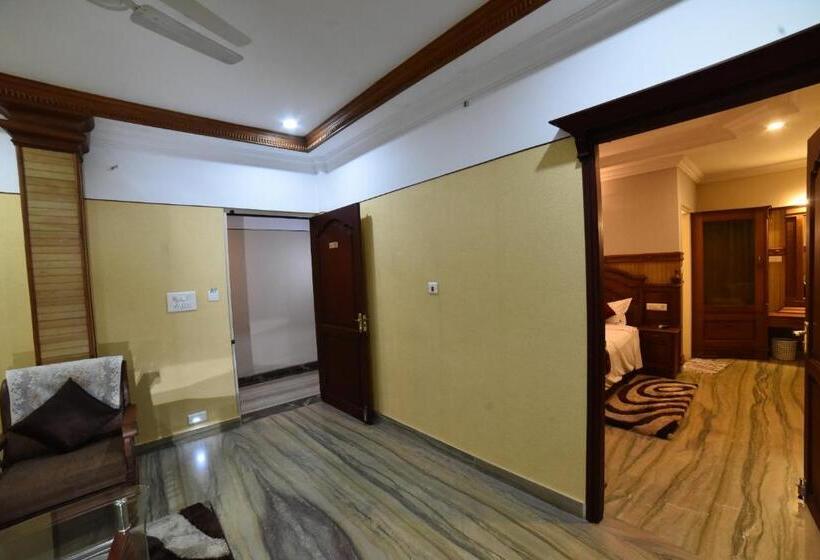 فندق Vashanth Krishna