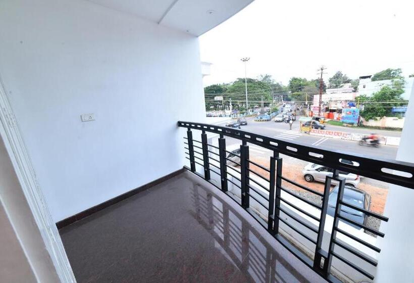 فندق Vashanth Krishna