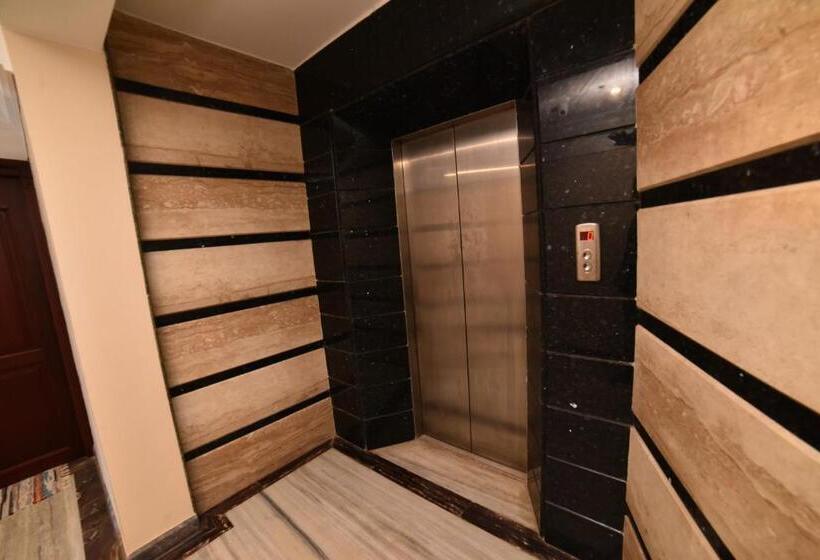 فندق Vashanth Krishna