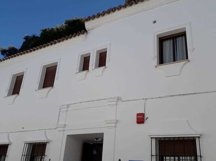 פנסיון Hostal Caballero