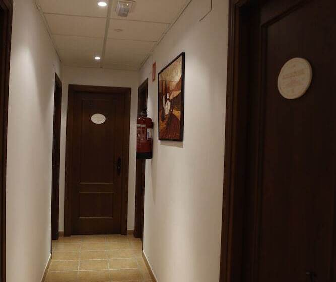 פנסיון Hostal Caballero