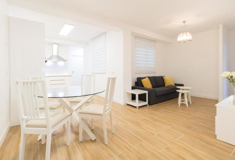 پانسیون Smart Apartment To Share In The City