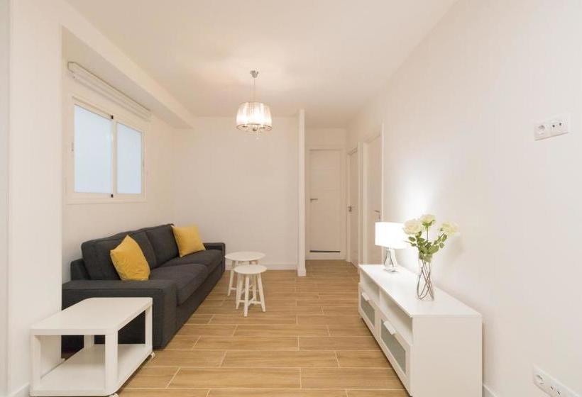 پانسیون Smart Apartment To Share In The City