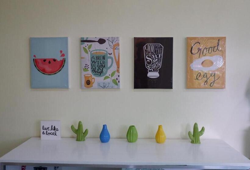 هاستل Nellie S Place