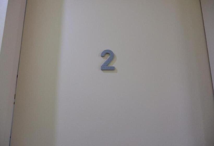 هاستل Nellie S Place