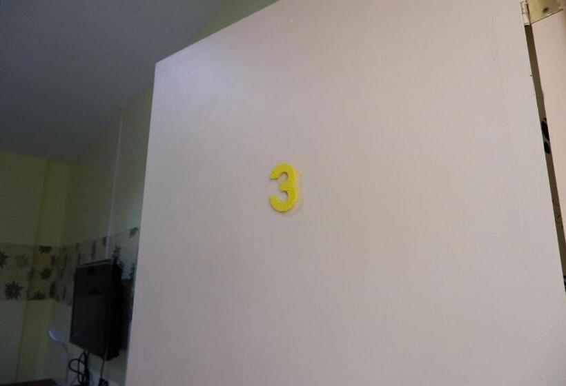 هاستل Nellie S Place