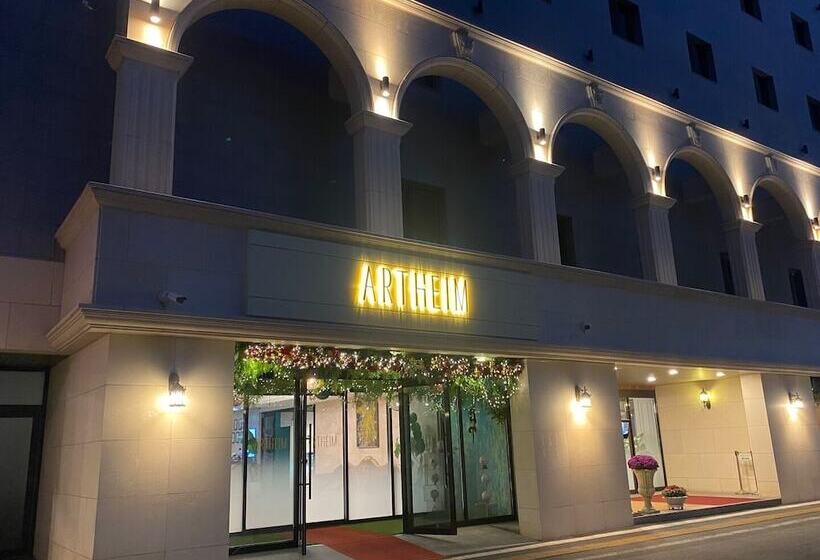 ホテル Artheim