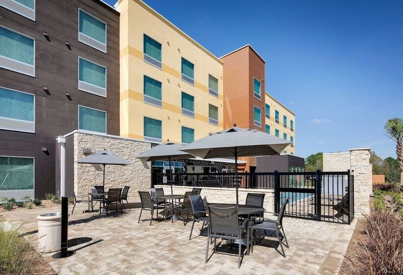 Отель Fairfield Inn & Suites By Marriott Tampa Wesley Chapel