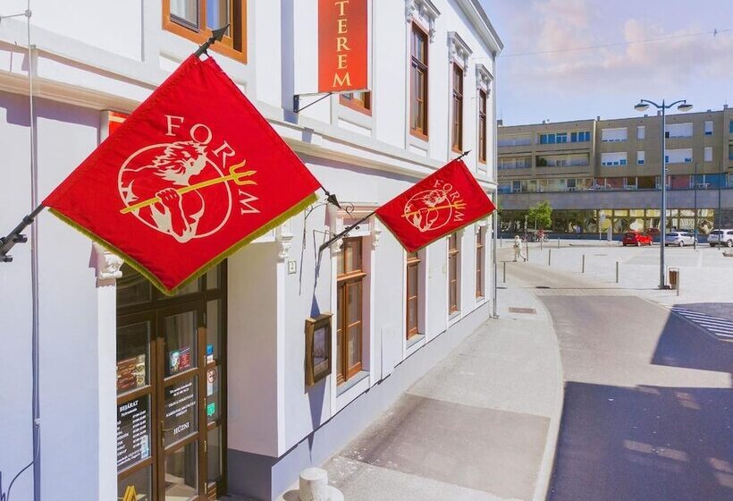 Отель Forum
