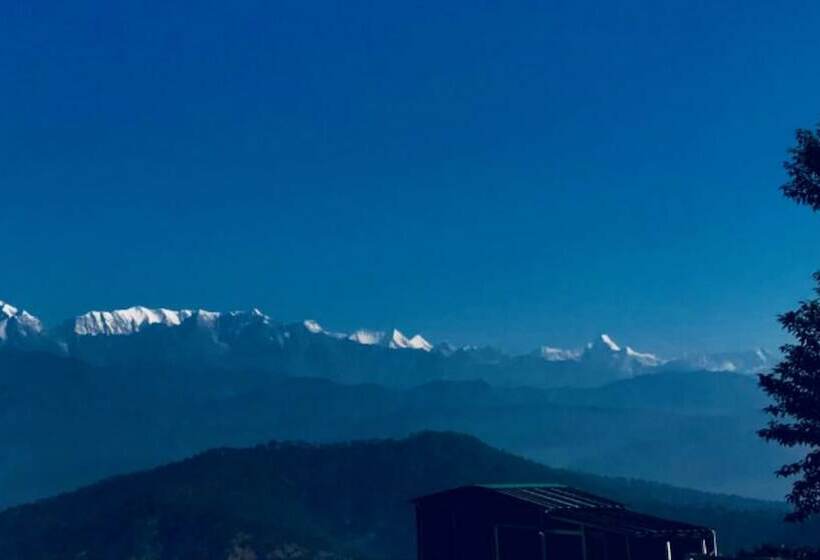 ホテル Garur Valley