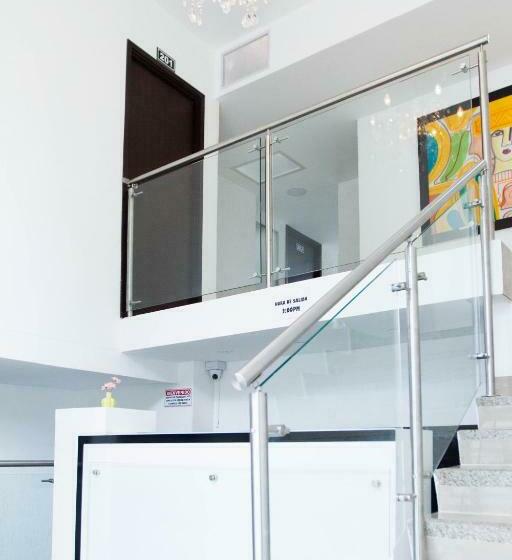 هتل Residencias La Ch