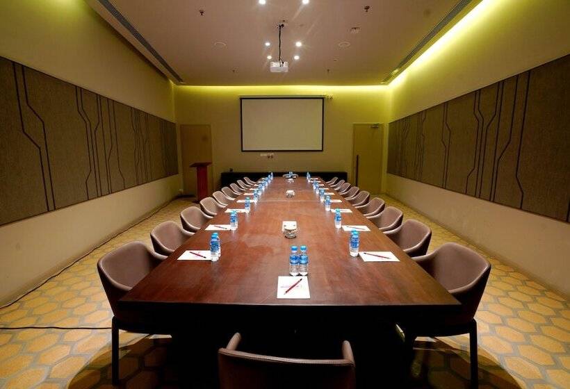 בית מלון כפרי The Amaya Resort Kolkata Nh6