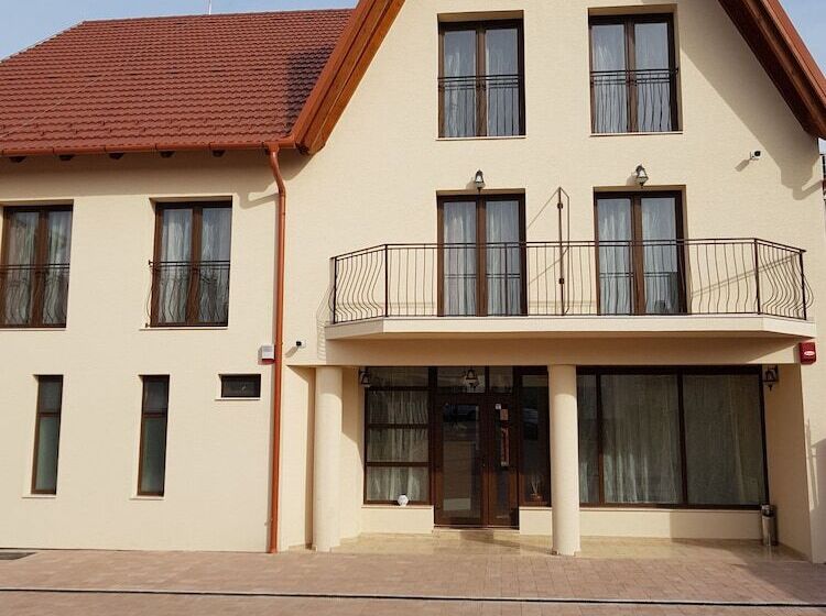 هتل Villa Lotus