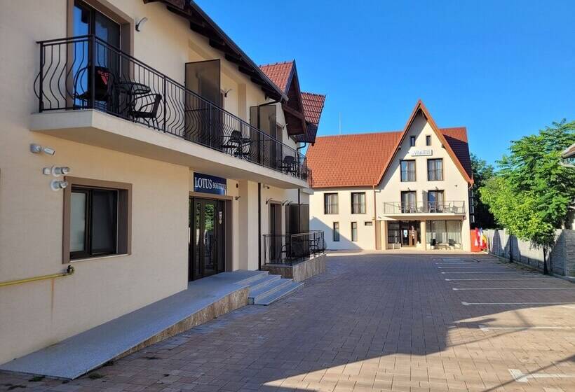 בית מלון כפרי Villa Lotus