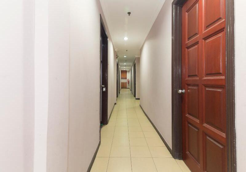 Oyo 472 Comfort Hotel 1