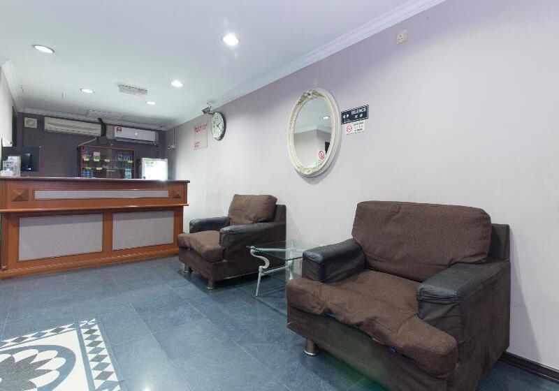 Oyo 472 Comfort Hotel 1