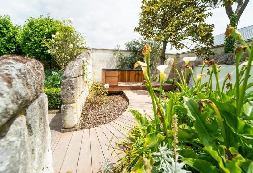 ペンション The Britten Stables