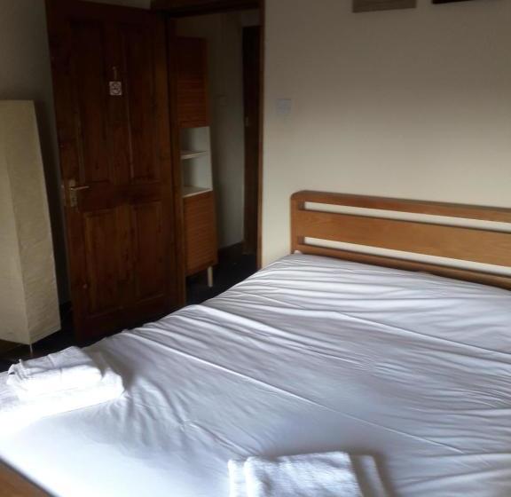 פנסיון Narrowboat Inn