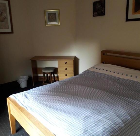 פנסיון Narrowboat Inn