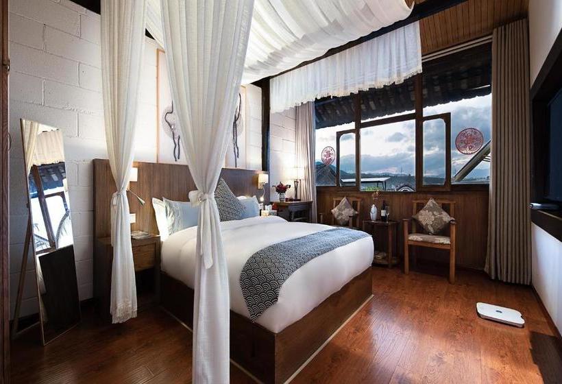 Общежитие Serenity & Peace Boutique Holiday Inn