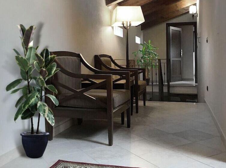 ベッドアンドブレックファースト Le Corti  Dimora Storica