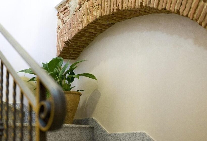 ベッドアンドブレックファースト Le Corti  Dimora Storica