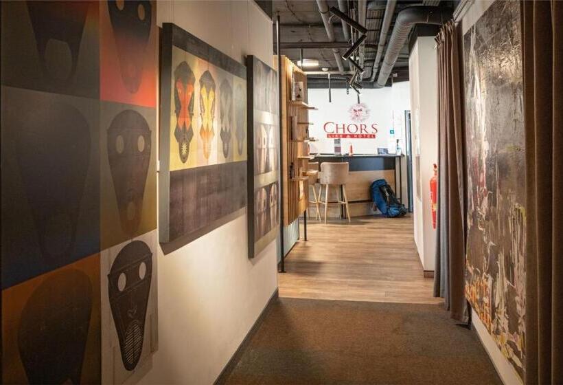 Chors Like A Hotel   1st World Nft Block & Art Capsule Hostel Metachors