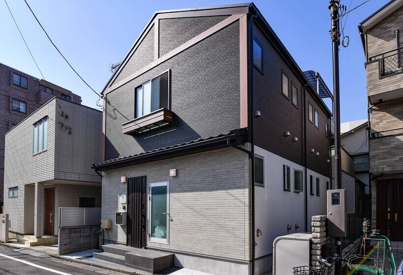 Grandouce Otorii I   Hostel, Caters To Men