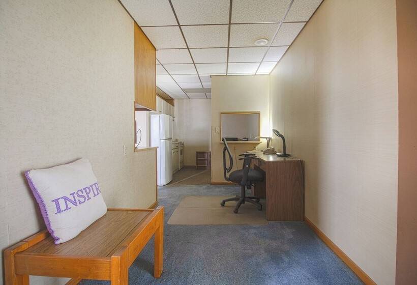 فندق Hometown Inn