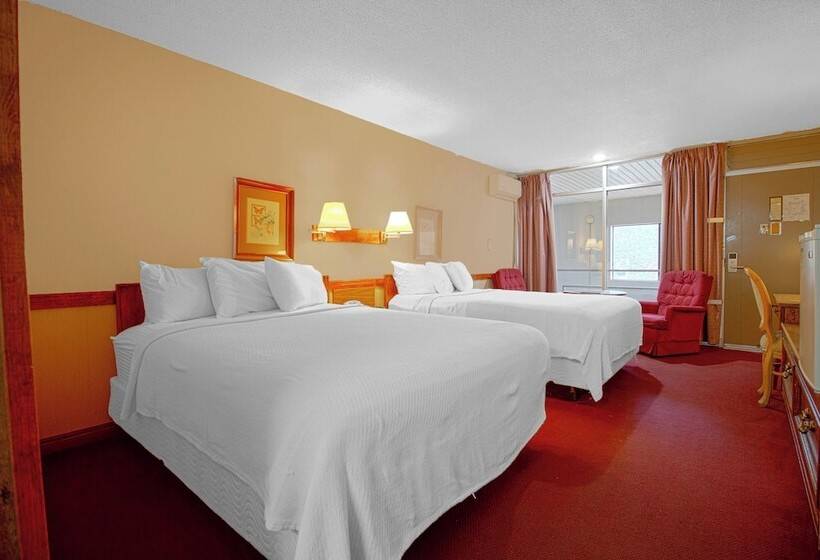 فندق Hometown Inn