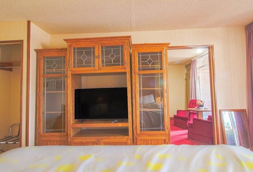 فندق Hometown Inn