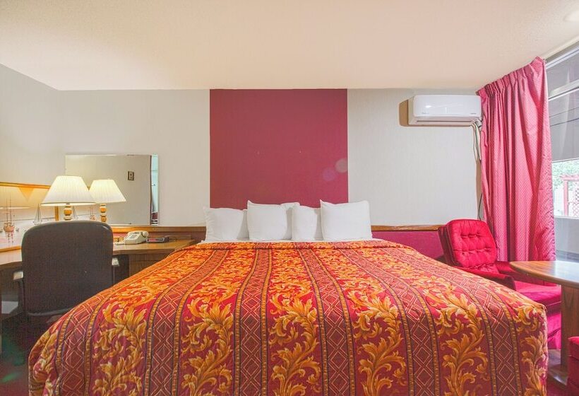 فندق Hometown Inn